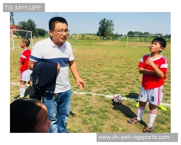 足球救护员在赛场的英雄使命与挑战解析